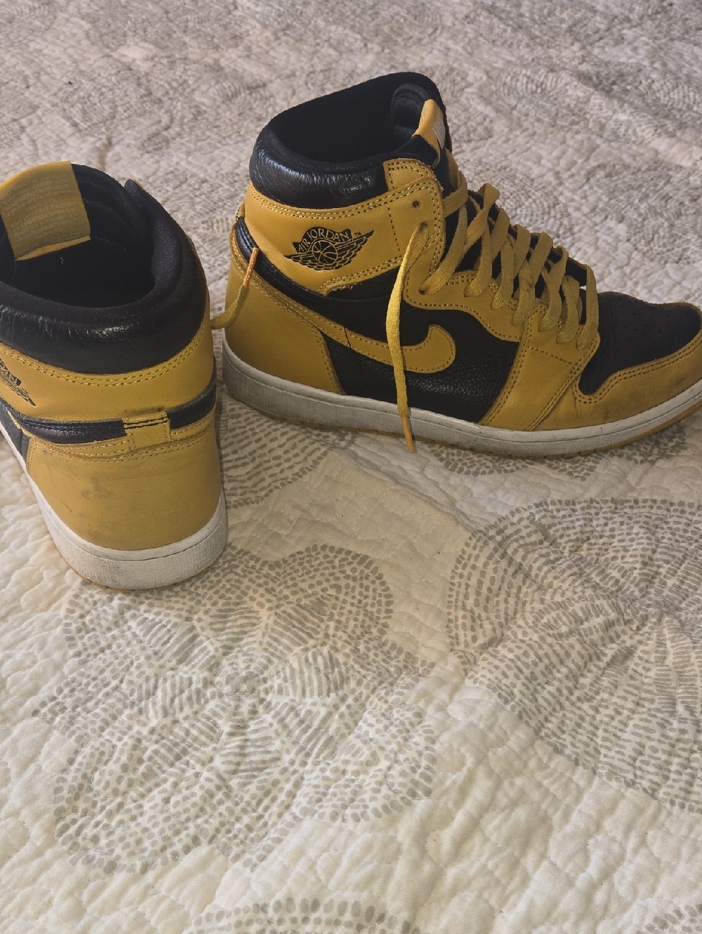 Nike Air Jordan 1 High - Black & Yellow Men’s Sneakers